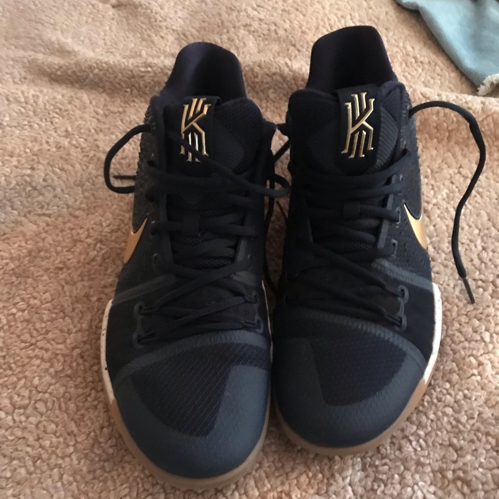 Kyrie Irving Nike signature shoe size 12